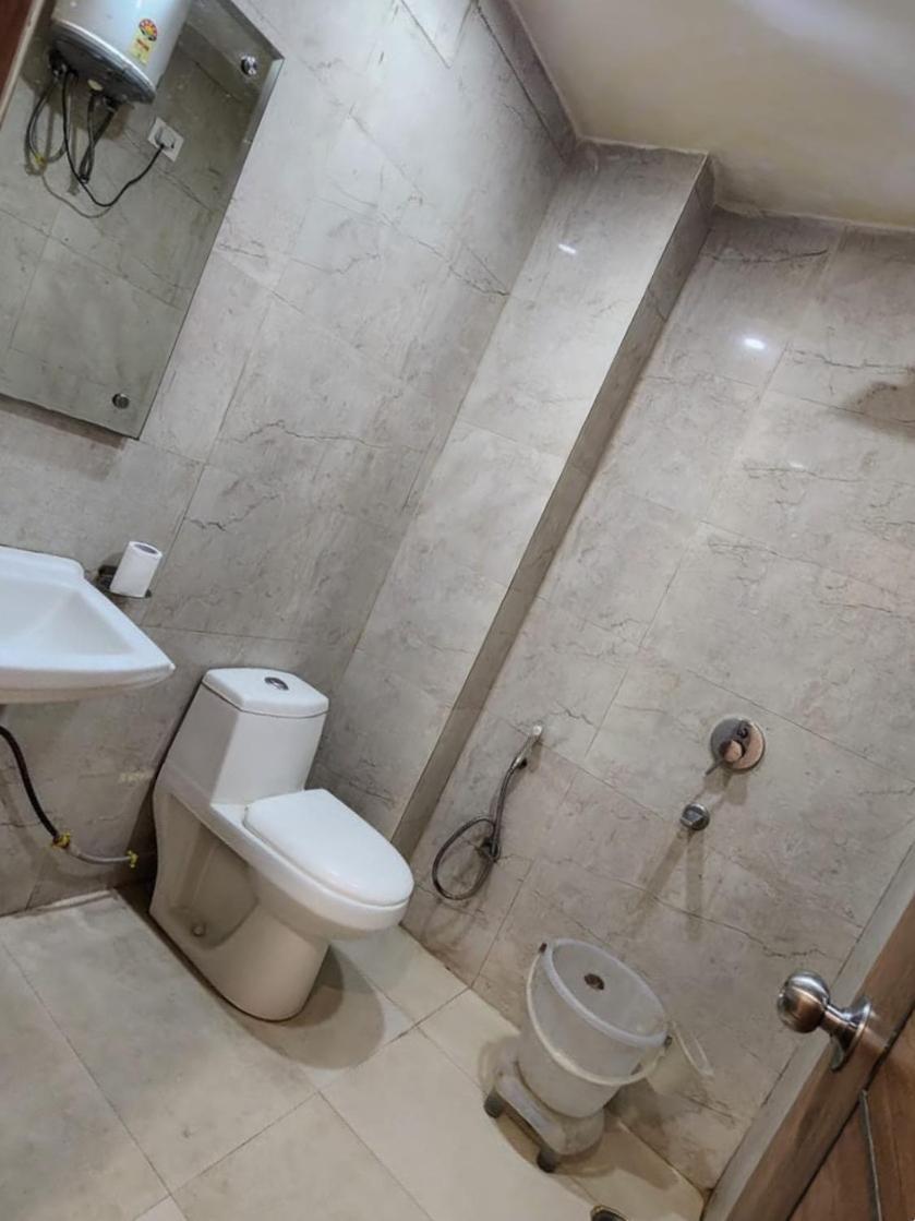 Hotel Redton Ню Делхи Екстериор снимка